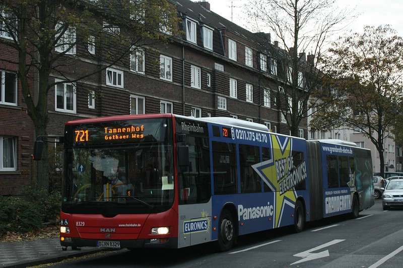 MAN A23 NG 323 (8329) steht hier als Linie 721 nach Tannenhof, aufgenommen an der Haltestelle  Richardstrae  am 02.11.2011. 